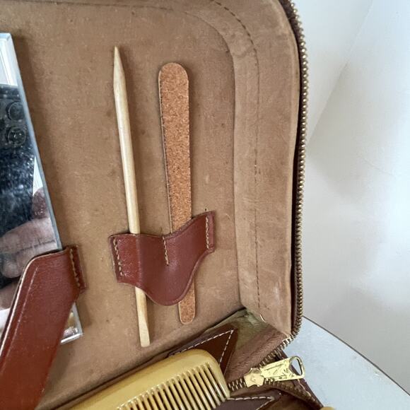 VTG 1950s Brown Leather Vanity Kit Grooming Travel Case MCM Mad Men Barber Shop - Picture 14 of 16